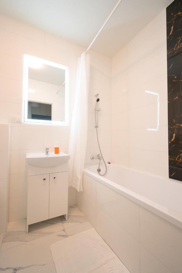 Apartament Alpha Lodž Exteriér fotografie